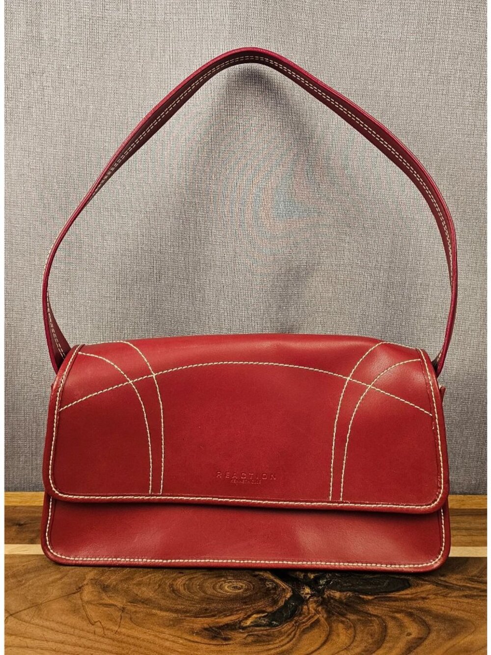 Kenneth Cole Reaction Red Leather Shoulder Bag With Stitching Detail Magnetic Cl